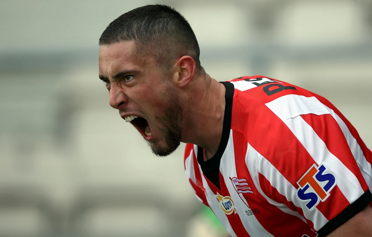 Mistrzowie Polski budują kadrę na nowy sezon. Wieczorem Raków Częstochowa poinformował o podpisaniu dwuletniego kontraktu z Kamilem Pestką. Obrońca od kilku lat występował w Cracovii.