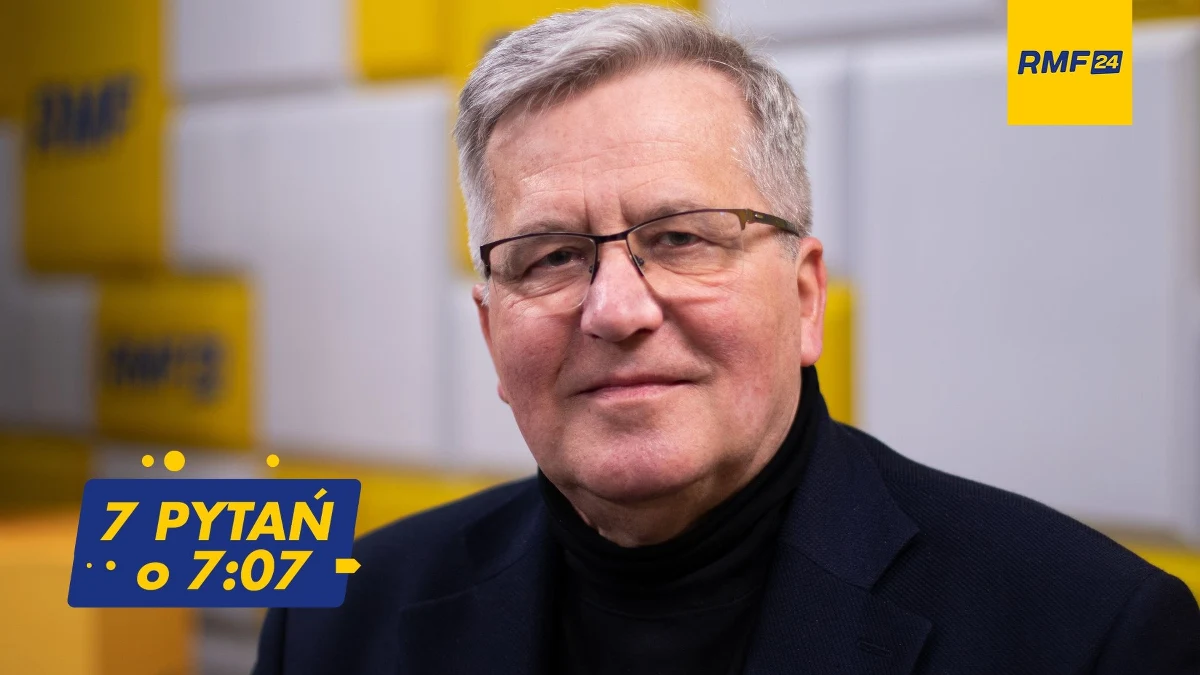 „Referendum w sprawie uchodźców to jest kiepski pomysł. Z paru powodów. Po pierwsze dlatego, że to jest propozycja zrobienia referendum w sprawie przepisów unijnych, które nie istnieją i które prawdopodobnie nigdy w życie nie wejdą. Także dlatego, że bez zgody Polski, polskiego rządu, taki pomysł, który rzeczywiście jest w Unii Europejskiej, w przepisy prawa nie może się zamienić. Jarosław Kaczyński proponuje referendum w sprawie, którą można inaczej, na drodze normalnej, zablokować w Unii Europejskiej” – mówił w rozmowie 7 pytań o 7.07 były prezydent Bronisław Komorowski. 