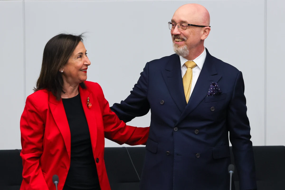 Hiszpania wyśle ​​Ukrainie 20 pojazdów opancerzonych i 4 czołgi Leopard 2A4, a także zorganizuje szpital wojskowy - oświadczyła minister obrony Hiszpanii Margarita Robles na posiedzeniu Grupy Kontaktowej ds. Obrony Ukrainy w formacie Rammstein, poinformowała w piątek Ukraińska Prawda.