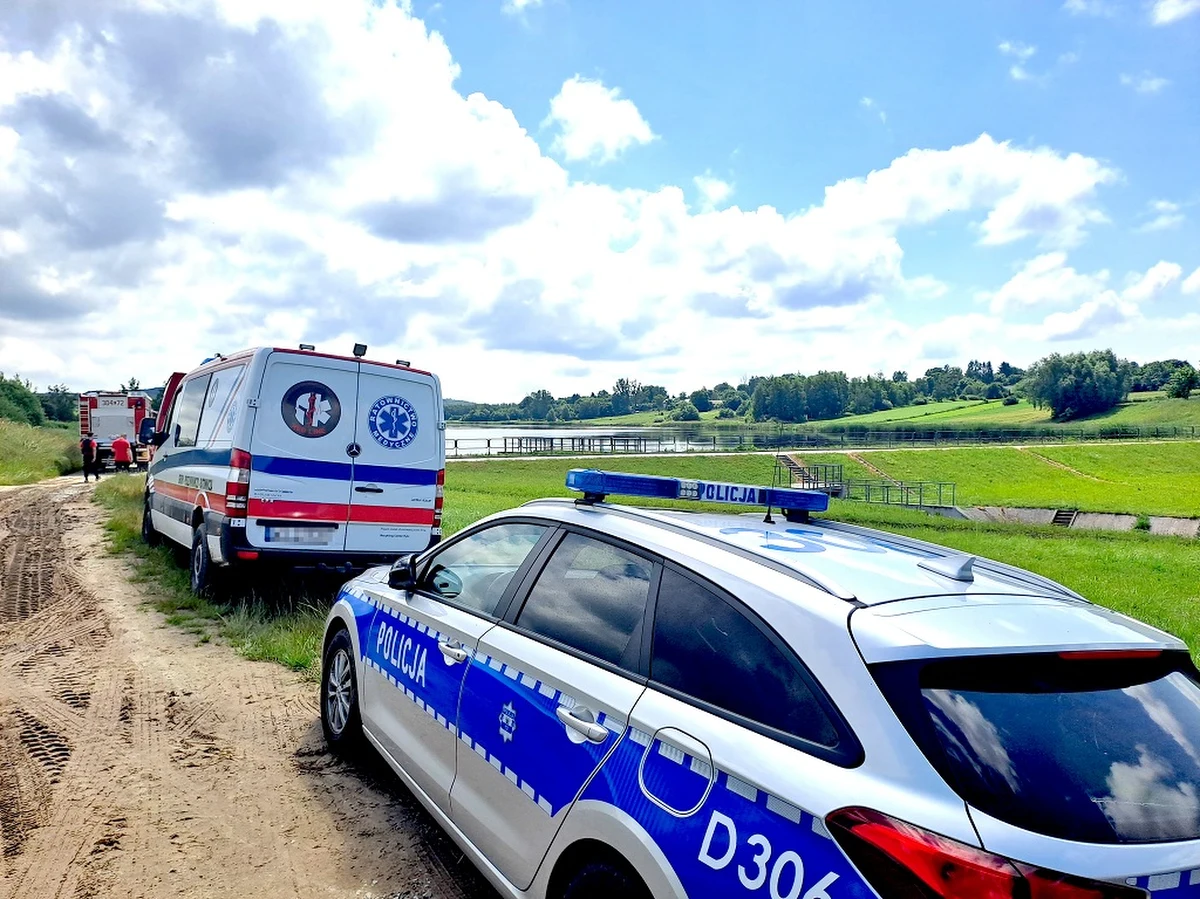 Zakończyły się poszukiwania 26-latka i jego 48-letniej matki w okolicach Kraśniczyna na Lubelszczyźnie. Policjanci odnaleźli ciało mężczyzny w kompleksie leśnym. Przyczyny jego śmierci wyjaśni sekcja zwłok. Kobieta po kilkudniowej nieobecności wróciła do domu.   