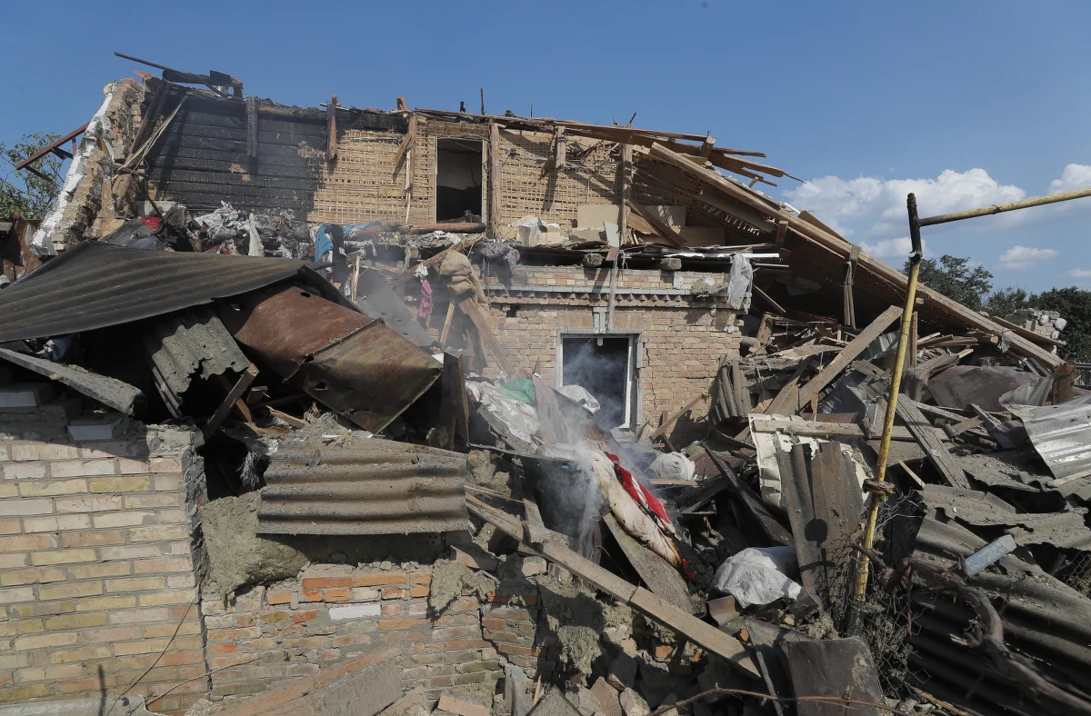To próba dezorientacji sił ukraińskich, pokazania, że stolica nie jest zabezpieczona, ani jakieś inne rejony graniczne, aby odciągnąć część sił od kontrofensywy - tak o ostatnich atakach Rosji na Ukrainę mówił w Radiu RMF24 prof. Maciej Milczanowski, politolog z Uniwersytetu Rzeszowskiego. W rozmowie z Tomaszem Terlikowski skomentował temat rosyjskiej odpowiedzi na ukraińską kontrofensywę.