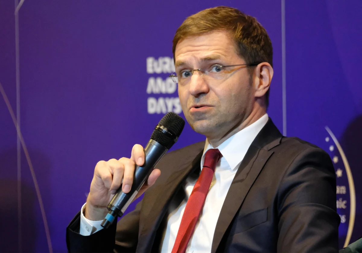 ​Rada nadzorcza PLL LOT powołała Michała Fijoła na prezesa spółki; od blisko siedmiu lat odpowiadał w zarządzie za sprawy handlowe - poinformował narodowy przewoźnik.