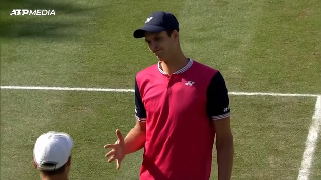 Hubert Hurkacz pokonał Christophera O'Connella 6:4, 6:4 podczas turnieju ATP 250 w Stuttgarcie. Zobacz skrót meczu.