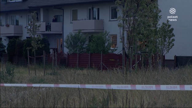 Wszedł przez balkon i dokonał egzekucji. Zastrzelił najpierw dwie osoby, a później siebie. Najprawdopodobniej motywem była zazdrość. Do tragedii doszło w Szczecinie. Prokuratura wszczęła śledztwo w sprawie. Dla ‘’Wydarzeń’’ Robert Gusta.