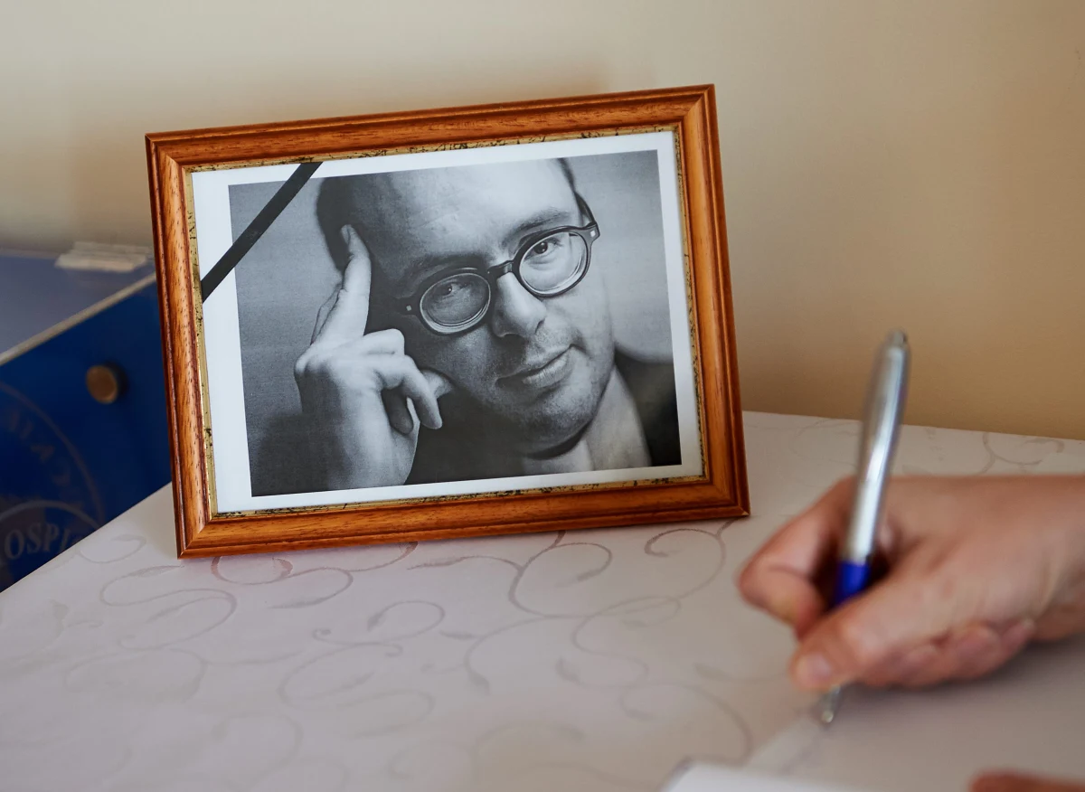 Znamy już dziesięcioro nominowanych do nagrody "Okulary ks. Kaczkowskiego". Celem konkursu jest wyróżnienie społeczników oraz instytucji aktywnie pracujących na rzecz drugiego człowieka, bezkompromisowo walczących o równość i godność innych - tak, jak robił to ks. Jan Kaczkowski.