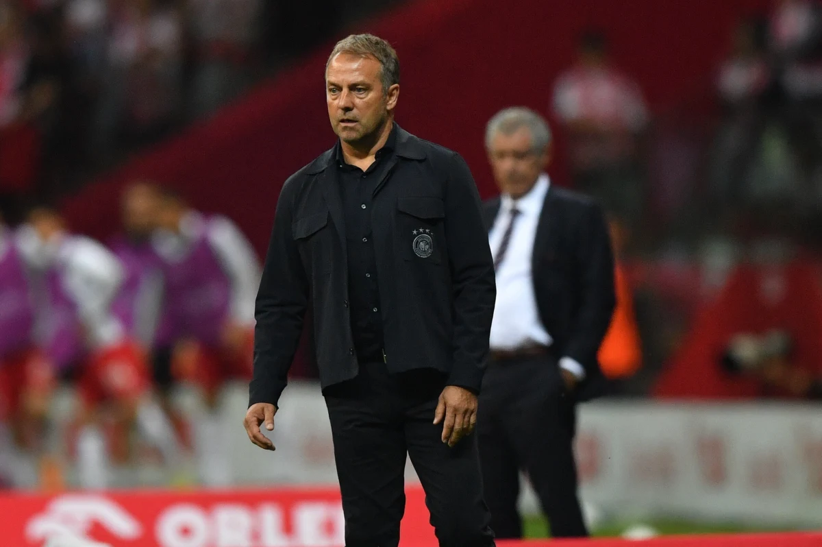 Niemieckie media z zaniepokojeniem piszą o piłkarskiej reprezentacji po porażce z Polską w Warszawie 0:1 w towarzyskim meczu. "Po trzech spotkaniach bez zwycięstwa zespół pilnie potrzebuje sukcesu" - napisano w depeszy agencji dpa.