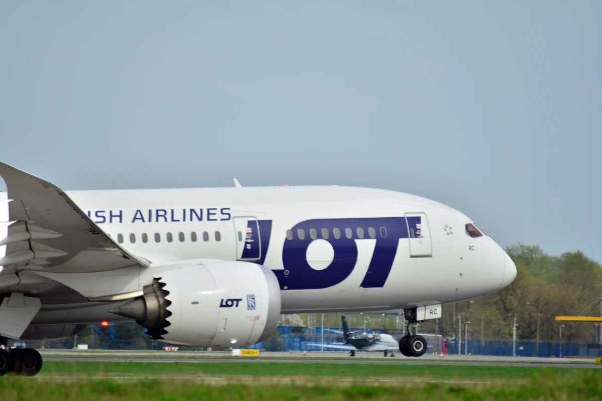 Pierwszy Dreamliner PLL LOT wystartował z Tokio do Warszawy trasą polarną. Poinformował o tym wieczorem na Twitterze rzecznik prasowy LOT Krzysztof Moczulski. 