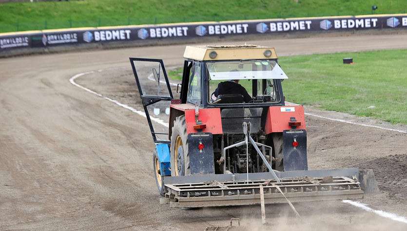 Żużel, zuzel, wyniki na żywo, extraliga, grand prix, Gollob, unia tarnów Prezes sam wsiadł na traktor. Dzwonią telefony z całej Polski