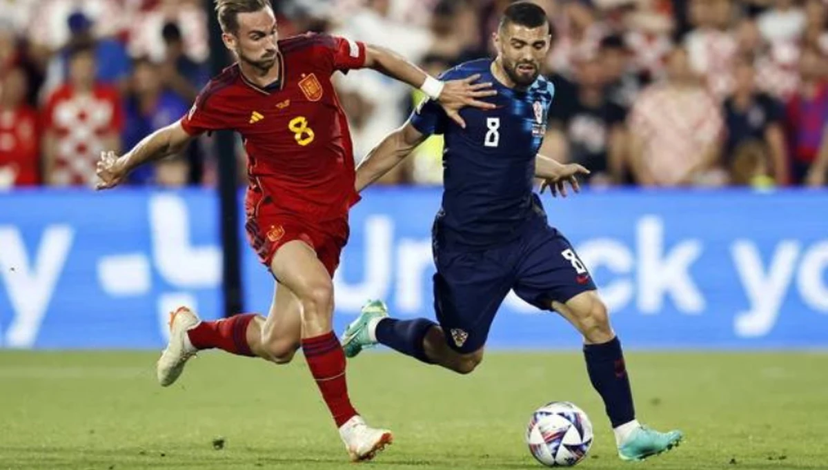 Hiszpania pokonała Chorwację 5-4 w rzutach karnych w finale piłkarskiej Ligi Narodów w Rotterdamie. Po dogrywce było 0:0. 