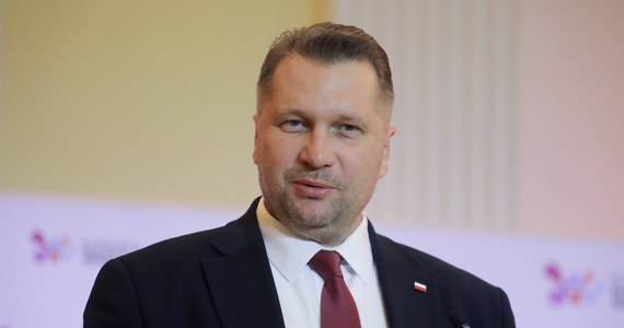 Najwyższa Izba Kontroli stwierdziła, że minister edukacji i nauki nielegalnie przyznał 6 milionów złotych w programie "Willa plus" - informuje TVN24. Jak dodano, jednej organizacji resort miał dwa razy wypłacić ponad 3 mln złotych przez pomyłkę wywołaną "stresem urzędników".  