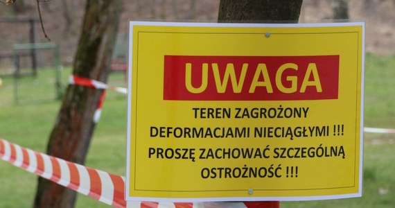 W czasie uzdatniania terenu, na którym pojawiają się pogórnicze zapadliska w Trzebini, doszło do incydentu. Mieszanka wtłaczana pod ziemię za pomocą specjalnej instalacji wyciekła do potoku Kozi Bród.