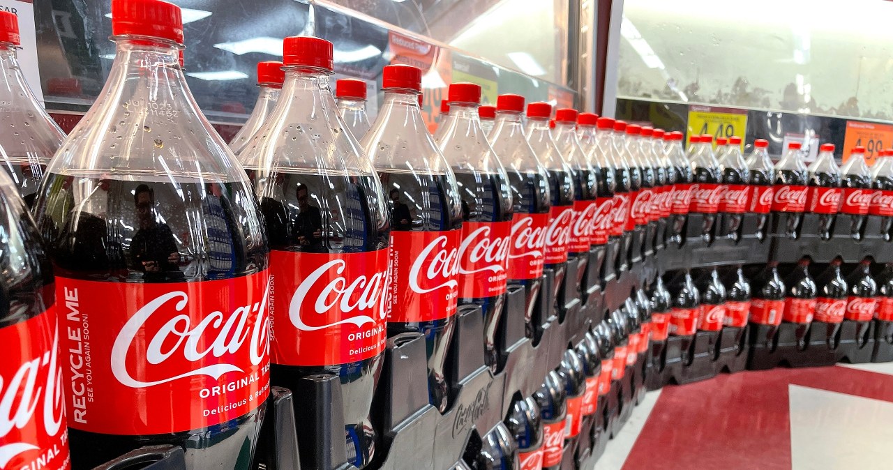 Cola-Cola zmienia recepturę na prośbę Trumpa. Zastąpiono popularny składnik