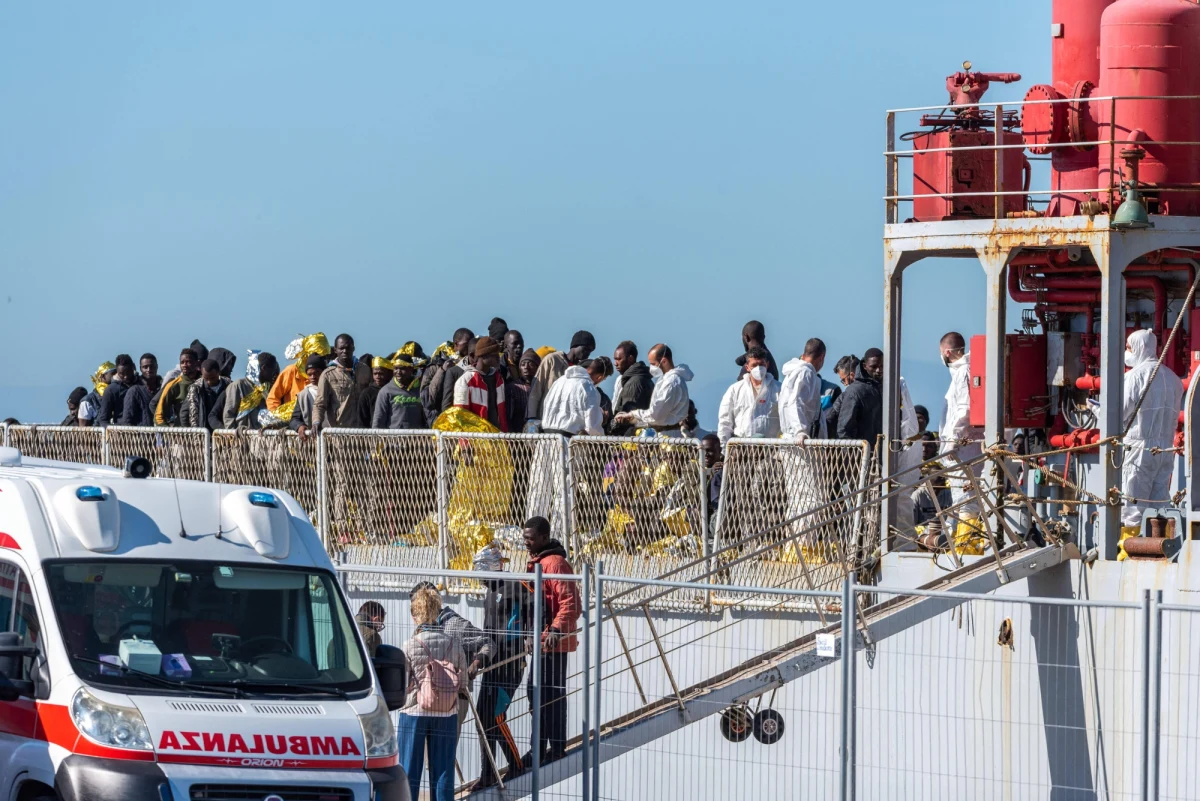 Byłem jednym z pierwszych przeciwników relokacji w 2015 roku, pisałem to w swoich tekstach i w wywiadach, więc uważam, że jakiekolwiek przenoszenie ludzi z miejsca do miejsca, oczywiście za ich pewną wolą, to jest bardzo skomplikowany mechanizm. (...) I nikt mnie nie przekona do tego, że to jest sensowny pomysł rozwiązywania problemów – mówił w Radiu RMF24 prof. Maciej Duszczyk, specjalista od spraw migracyjnych i wykładowca Uniwersytetu Warszawskiego, który w Radiu RMF24 skomentował temat propozycji relokacji.