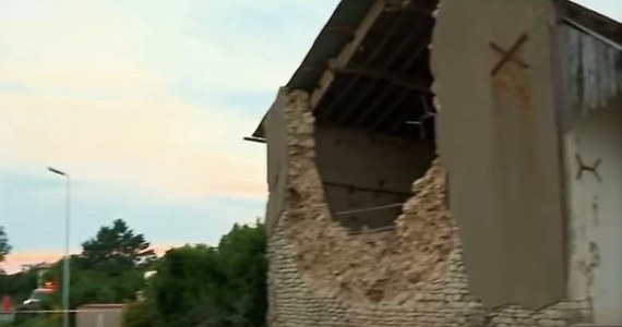 Trzęsienie ziemi, które nawiedziło w piątek zachodnią Francję, uszkodziło ponad 5 tys. budynków, a łączny koszt strat szacuje się na 150-200 mln euro - podała w poniedziałek firma ubezpieczeniowa Saretec.