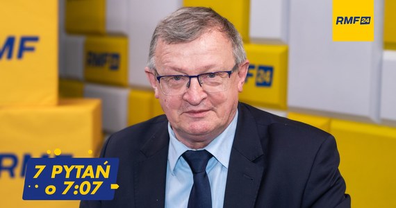 "Może kiedyś powstanie taka komisja, z pewnym nawiasem to mówię, do spraw zbadania wpływu Komisji Europejskiej i czynników zewnętrznych na wybory w Polsce. To by była interesująca komisja. Nie mam najmniejszych wątpliwości, że są próby wpływania na bieg wydarzeń w Polsce, czytaj wybory i decydowanie o władzy demokratycznej w suwerennym państwie, przez zewnętrzne czynniki" - mówił w rozmowie 7 pytań o 7:07 Tadeusz Cymański, polityk Suwerennej Polski odnosząc się do "pilnej" poniedziałkowej debaty w sprawie "Lex Tusk" w Komisji Wolności Obywatelskich, Sprawiedliwości i Spraw Wewnętrznych (LIBE) Parlamentu Europejskiego.