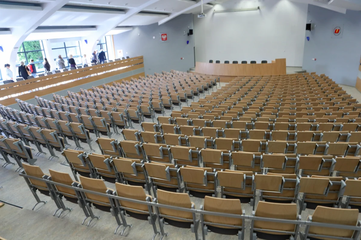 "Analityk AML - przeciwdziałanie praniu pieniędzy" - to nowy kierunek na Uniwersytecie Łódzkim. Te studia są uruchamiane we współpracy z biznesem. 