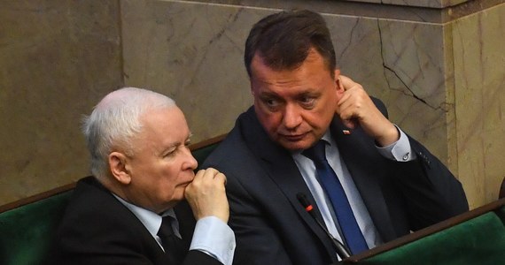 Dzisiaj w południe dojdzie do zmian w rządzie Mateusza Morawieckiego. Potwierdzają się nasze wcześniejsze informacje - jedynym wicepremierem zostanie Jarosław Kaczyński w miejsce dotychczasowych czterech wiceprezesów Rady Ministrów.