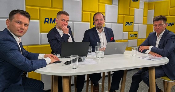 W finałowej części debaty pomiędzy Ryszardem Petru i Sławomirem Mentzenem obydwaj politycy odpowiadali na pytania słuchaczy RMF FM. Każdy z uczestników dyskusji miał 30 sekund na sformułowanie odpowiedzi dotyczących nierzadko skomplikowanych kwestii. Pytania przesyłaliście nam w komentarzach na Facebooku i mailem. Oto problemy, które najbardziej ciekawiły naszych słuchaczy i odpowiedzi, których udzielili goście radia RMF FM.