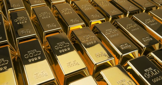 NBP w maju kupił 0,64 mln uncji złota. Ilość złota posiadanego przez polski bank centralny wzrosła od początku roku o prawie 1,12 mln uncji – wynika z opublikowanych we wtorek danych Narodowego Banku Polskiego.