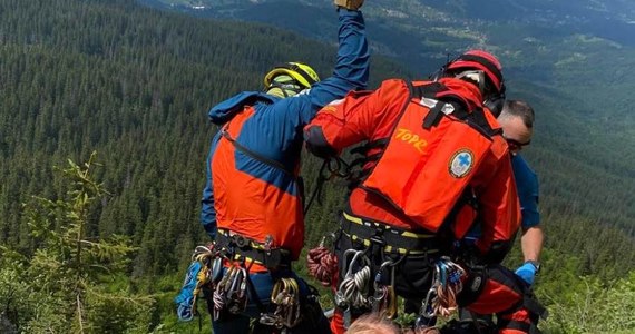 Dwukrotnie w ostatnich dniach ratownicy GOPR udzielali pomocy turystom w Beskidach, u których doszło do nagłego zatrzymania krążenia. Niestety, jedna z tych osób zmarła.