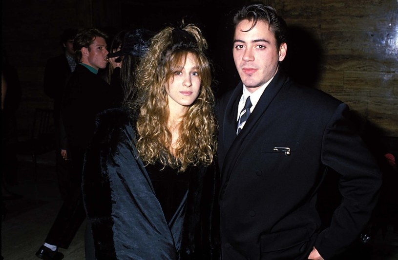 Zanim w 1997 roku Sarah Jessica Parker związała się z aktorem i producentem Matthew Broderickiem, z którym od 26 lat tworzy zgodne małżeństwo, przez siedem lat spotykała się Robertem Downeyem Jr. Choć, jak sama przyznała w najnowszym wywiadzie dla magazynu "The New Yorker", starała się zapewnić mu stabilizację w czasie, gdy on zmagał się z uzależnieniem od alkoholu i narkotyków, ostatecznie poddała się. Wyjawiła, że w pewnym momencie czuła się bardziej jak jego rodzic aniżeli partnerka.