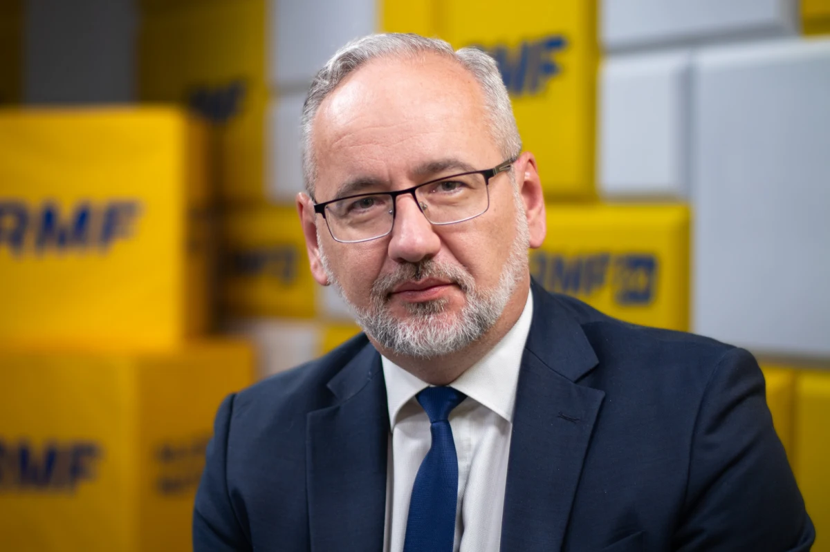 "Stan zagrożenia epidemicznego zostanie zniesiony 1 lipca, bo jest rozporządzenie, które podpisałem ja i minister Mariusz Kamiński" - powiedział w Porannej rozmowie w RMF FM Adam Niedzielski. Minister zdrowia zastrzegł, że choć polskie władze rezygnują z maseczek, to dyrektorzy placówek, np. szpitali i przychodni, będą mogli podjąć decyzję o ich stosowaniu.