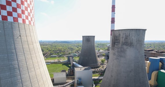 Akcje Elektrociepłowni Będzin SA w tajemniczy sposób urosły w miesiąc ponad dziesięciokrotnie. W środę EC Będzin poinformował o podpisaniu umowy z Orlen Synthos Green Energy, zgodnie z którą na jego terenach będzie mógł stanąć reaktor SMR, z kolei w czwartek OSGE oświadczyła, że nie planuje współpracy z EC Będzin. Do sprawy odniósł się premier Mateusz Morawiecki.