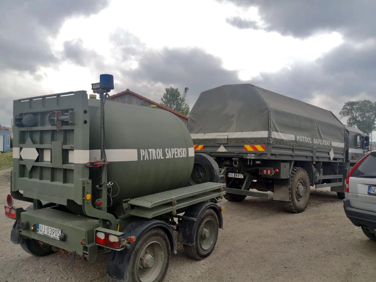 W czasie modernizacji basenu portowego Wód Polskich na jeziorze Niegocin w Giżycku wykopano niewybuch z czasów II wojny światowej. Na szczęście nie było potrzeby przeprowadzania dużej ewakuacji. Swoją bazę musieli tylko opuścić ratownicy Mazurskiego Ochotniczego Pogotowia Ratunkowego.