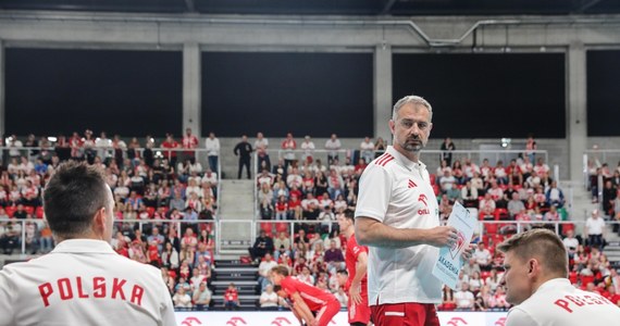 Polscy siatkarze pokonali w Rotterdamie Holandię 3:2 (22:25, 25:18, 18:25, 25:22, 15:11) w kolejnym meczu Ligi Narodów. To piąte zwycięstwo zespołu trenera Nikoli Grbica, który do tej pory doznał jednej porażki. W sobotę Biało-Czerwoni zmierzą się z Amerykanami.