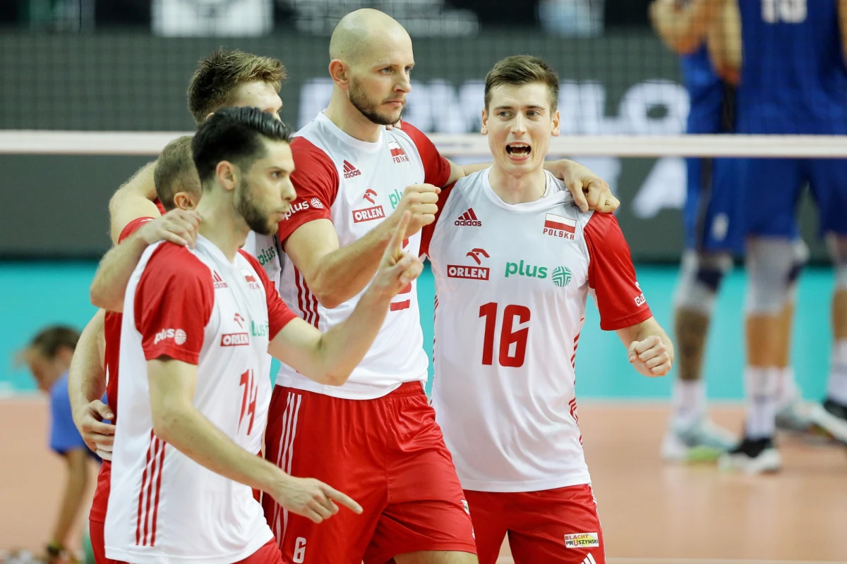 ​Światowa Federacja Siatkówki (FIVB) ogłosiła, że od 2025 roku mistrzostwa świata siatkarzy oraz siatkarek będą odbywać się co dwa lata. W turnieju wezmą udział 32 zespoły. Wcześniej impreza była organizowana co cztery lata.