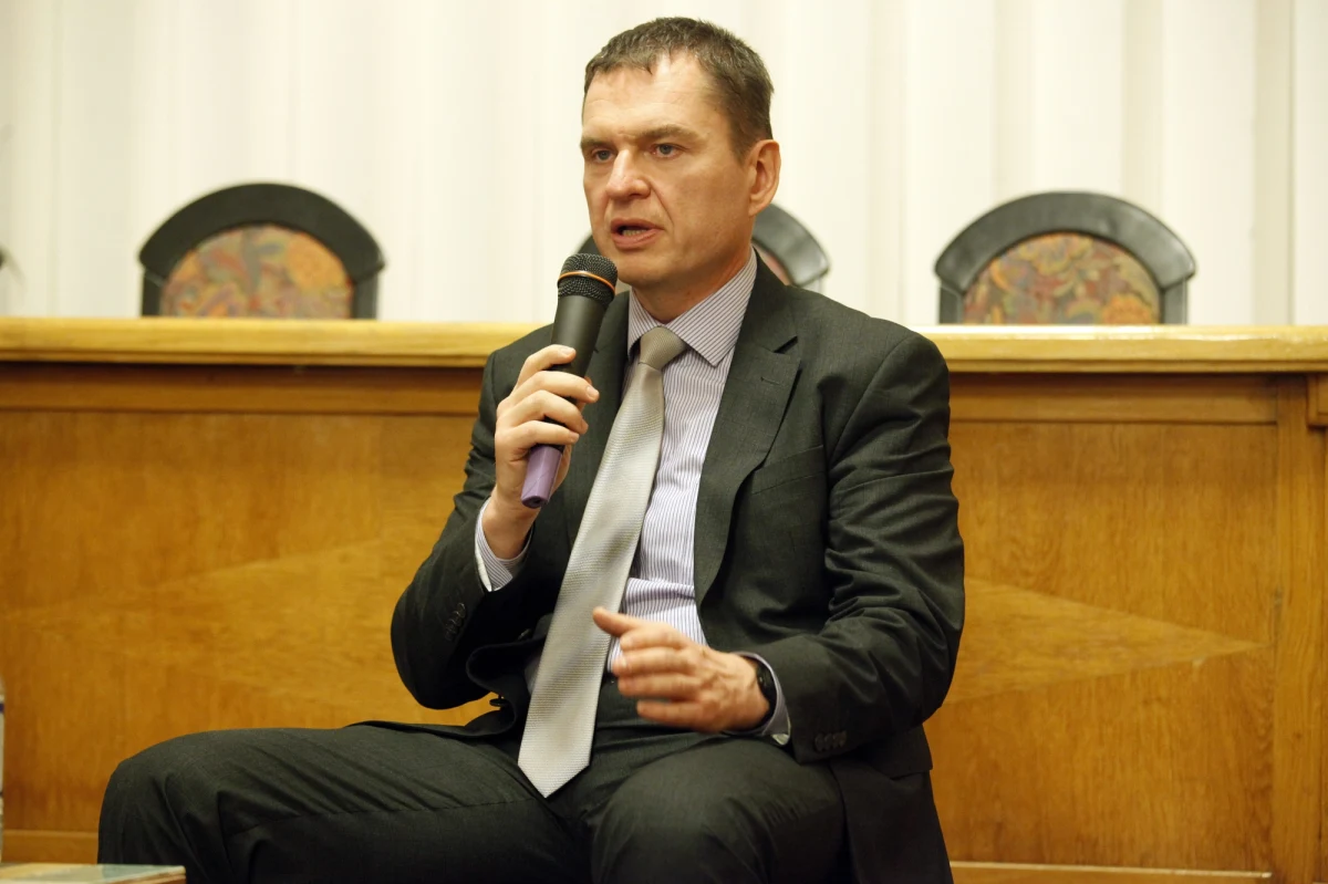 Andrzej Poczobut, dziennikarz i działacz polskiej mniejszości na Białorusi, skazany w politycznym procesie na osiem lat więzienia, został przewieziony do kolonii karnej w Nowopołocku - powiadomiło centrum praw człowieka Wiasna, powołując się na rodzinę więźnia politycznego.