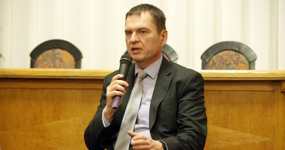 Andrzej Poczobut, dziennikarz i działacz polskiej mniejszości na Białorusi, skazany w politycznym procesie na osiem lat więzienia, został przewieziony do kolonii karnej w Nowopołocku - powiadomiło centrum praw człowieka Wiasna, powołując się na rodzinę więźnia politycznego.