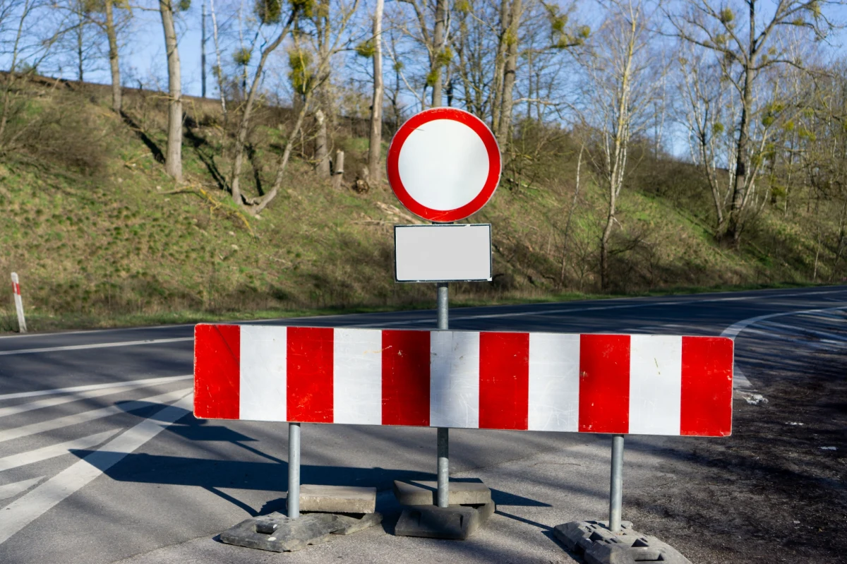 To ważna informacja dla mieszkańców Małopolski i wszystkich kierowców wybierających się w wakacje w góry: specjalistyczne badania drogi krajowej 28 w Kasinie Wielkiej mogą zająć nawet kilka miesięcy, a to oznacza, że będzie zamknięta dłużej.   

