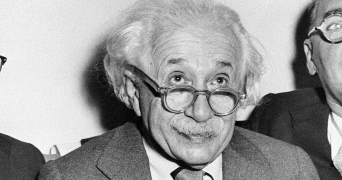 Dwustronicowy list napisany przez Alberta Einsteina, który skłonił Franklina D. Roosevelta do zainicjowania programu bomby atomowej, trafi na aukcję. Ten bezcenny fragment historii może zostać zdaniem ekspertów sprzedany za nawet 4 miliony dolarów.
