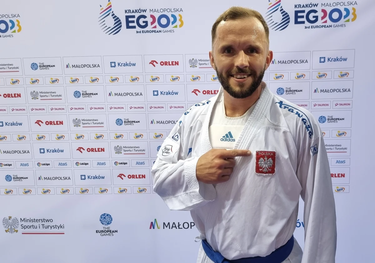 Michał Bąbos zdobył w Bielsku-Białej brązowy medal igrzysk europejskich w karate kumite w kategorii 84 kg. Polak przegrał w półfinale z Holendrem Brianem Timmermansem 1:6.