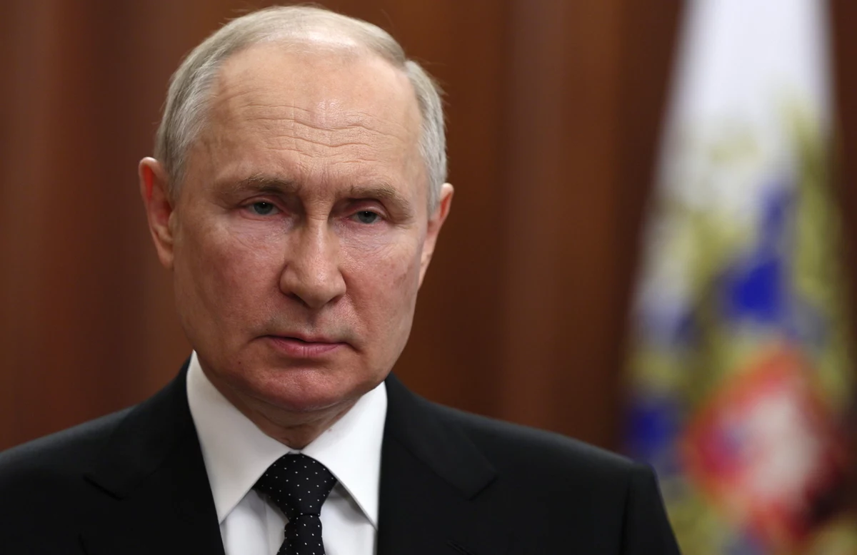 Prezydent Rosji Władimir Putin w specjalnym orędziu telewizyjnym nazwał bunt Jewgienija Prigożyna "zdradą" i "ciosem dla Rosji". Szef Grupy Wagnera, oskarżający siły rosyjskie o atak na jego oddziały, oznajmił, że wycofał swoich żołnierzy z Ukrainy i zgromadził ich w Rostowie nad Donem.
