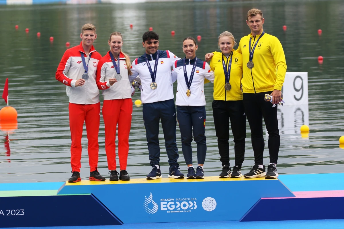 Aż pięć szans na medale mieli dziś przed rozpoczęciem rywalizacji na torze w Kryspinowie. Nasi reprezentanci wykorzystali tylko jeden. Na koniec rywalizacji w sprintach para Sylwia Szczerbińska/ Aleksander Kitewski zajęli drugie miejsce w konkurencji mieszanej na 200 metrów. 