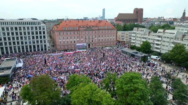 Trwa kampania wyborcza. Liderzy Platformy Obywatelskiej i Prawa i Sprawiedliwości spotkali się z wyborcami na Dolnym Śląsku. Na jeden z głównych tematów kampanii wyrasta kwestia relacji między Polską a Unią Europejską. 
Materiał dla "Wydarzeń" przygotował Marcin Fijołek.