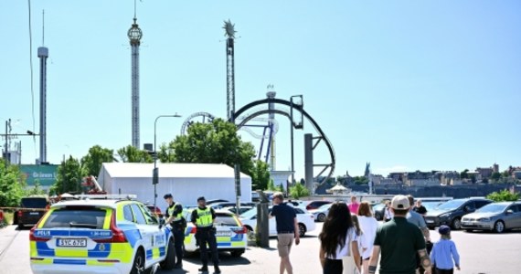 
Śmiertelny wypadek w parku rozrywki Grona Lund w Sztokholmie. Rollercoaster częściowo wypadł tam z torów w czasie jazdy. Jedna osoba zginęła, są też ranni. 