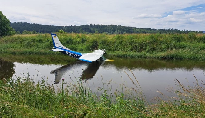 Jelenia Góra: Wypadek awionetki. Samolot wpadł do wody