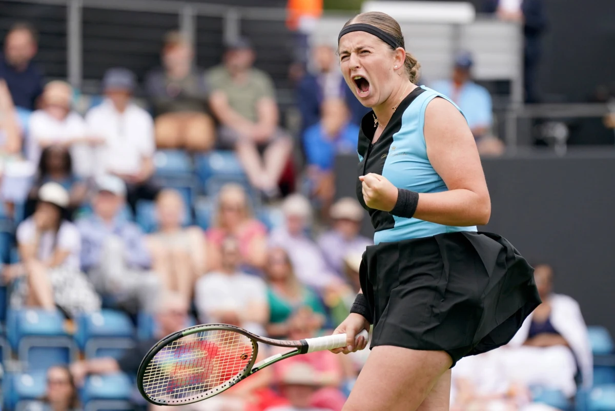 Łotewska tenisistka Jelena Ostapenko wygrała szósty w karierze turniej WTA, pokonując w finale zawodów na trawiastych kortach w Birmingham Czeszkę Barborę Krejcikovą 7:6 (10-8), 6:4.

