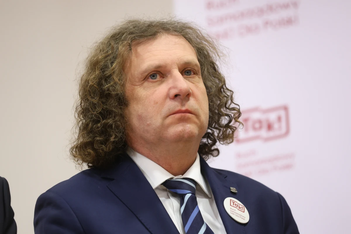 To może być duży cios dla opozycji w wyborach. Współpracujące z PiS-em Stowarzyszenie Bezpartyjni Samorządowcy rejestruje partię polityczną o nazwie... Tak! dla Polski, czyli dokładnie o takiej samej nazwie jak Ruch Samorządowy prezydentów największych polskich miast, który wspiera opozycję. 