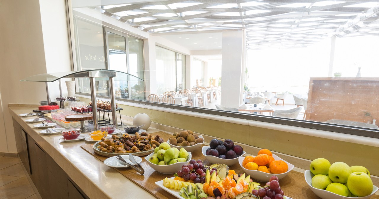 Wyglądają świeżo, ale mogą zaszkodzić. Tych owoców lepiej unikać w hotelach
