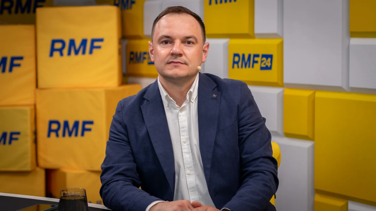 „Nikt nie wie, co będzie robił. Być może z naszego terytorium będzie kierował 25 tys. uzbrojonych po zęby ludzi. Na Białorusi nikt na nich nie czeka. Białoruskie społeczeństwo nie chce tych kryminalistów na naszym terytorium, wręcz bardzo się obawia, że te osoby będą szerzyć kryminalne rzeczy. Oni potrafili młotem rozbijać głowy i robić torebki z ludzkiej skóry. To są barbarzyńcy” – mówił Aleś Zarembiuk, szef Białoruskiego Domu w Warszawie w Porannej rozmowie w RMF FM pytany o to, co Jewgienij Prigożyn i Grupa Wagnera będą robić na Białorusi.