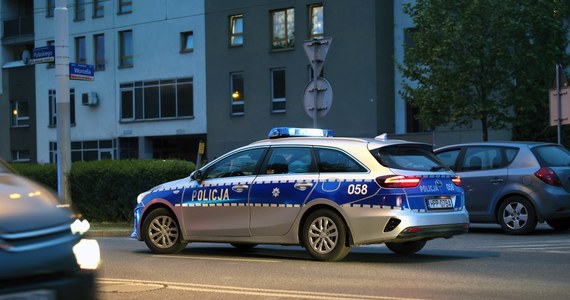 Wrocławska policja odnalazła zaginione nastolatki. Były poszukiwane od minionego weekendu. Z przekazanych przez funkcjonariuszy informacji wynika, że 12-latce i 14-latce nic się nie stało.