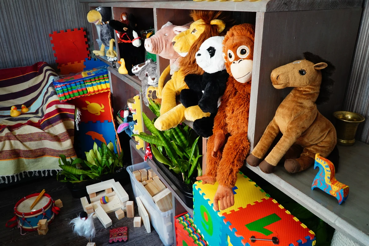 17-latka została tymczasowo aresztowana przez policję z Wejherowa na Pomorzu. Mundurowi znaleźli w jej mieszkaniu łącznie 1,5 kilograma amfetaminy i mefedronu. Narkotyki były ukryte wśród zabawek młodszej siostry nastolatki.