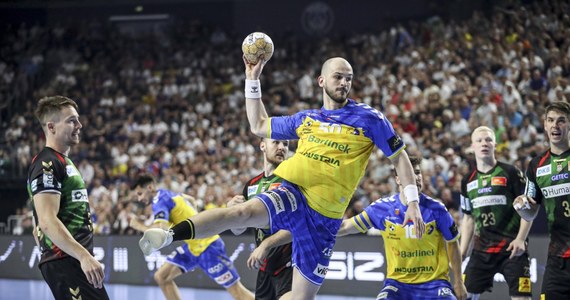 Piłkarze ręczni Barlinka Industrii Kielce w rozgrywkach grupowych Ligi Mistrzów sezonu 2023/24 zagrają m.in. z Paris Saint-Germain i THW Kiel. Rywalami Orlen Wisły Płock będą m.in. hiszpańska Barca i niemiecki SC Magdeburg. Losowanie odbyło się we wtorek w Wiedniu.