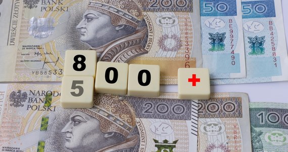 Świadczenie 500 plus od 1 stycznia 2024 roku wzrośnie do 800 plus. Rząd przyjął dziś projekt ustawy podnoszącej świadczenie do wysokości 800 zł miesięcznie. 