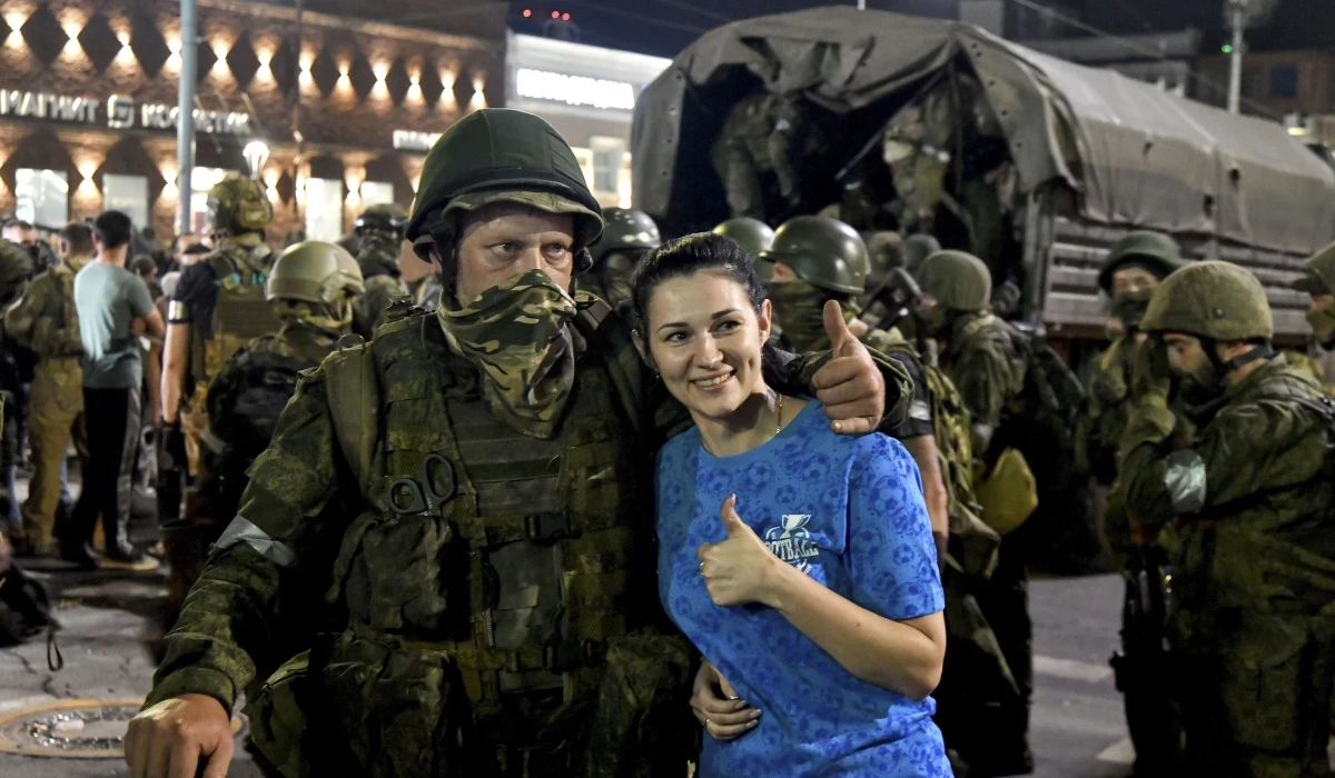 Władimir Putin na spotkaniu z przedstawicielami struktur siłowych na Kremlu powiedział, że Rosja "w pełni finansuje działalność Grupy Wagnera". Słowa prezydenta Rosji przytoczyła agencja informacyjna Interfax.