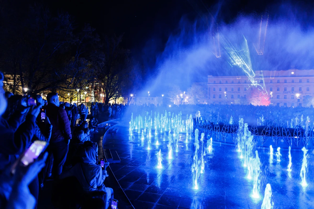 "Lublin is YOUth" - to nazwa pokazu na fontannie multimedialnej z okazji obchodów Europejskiej Stolicy Młodzieży Lublin 2023. Zobaczcie harmonogram widowisk.